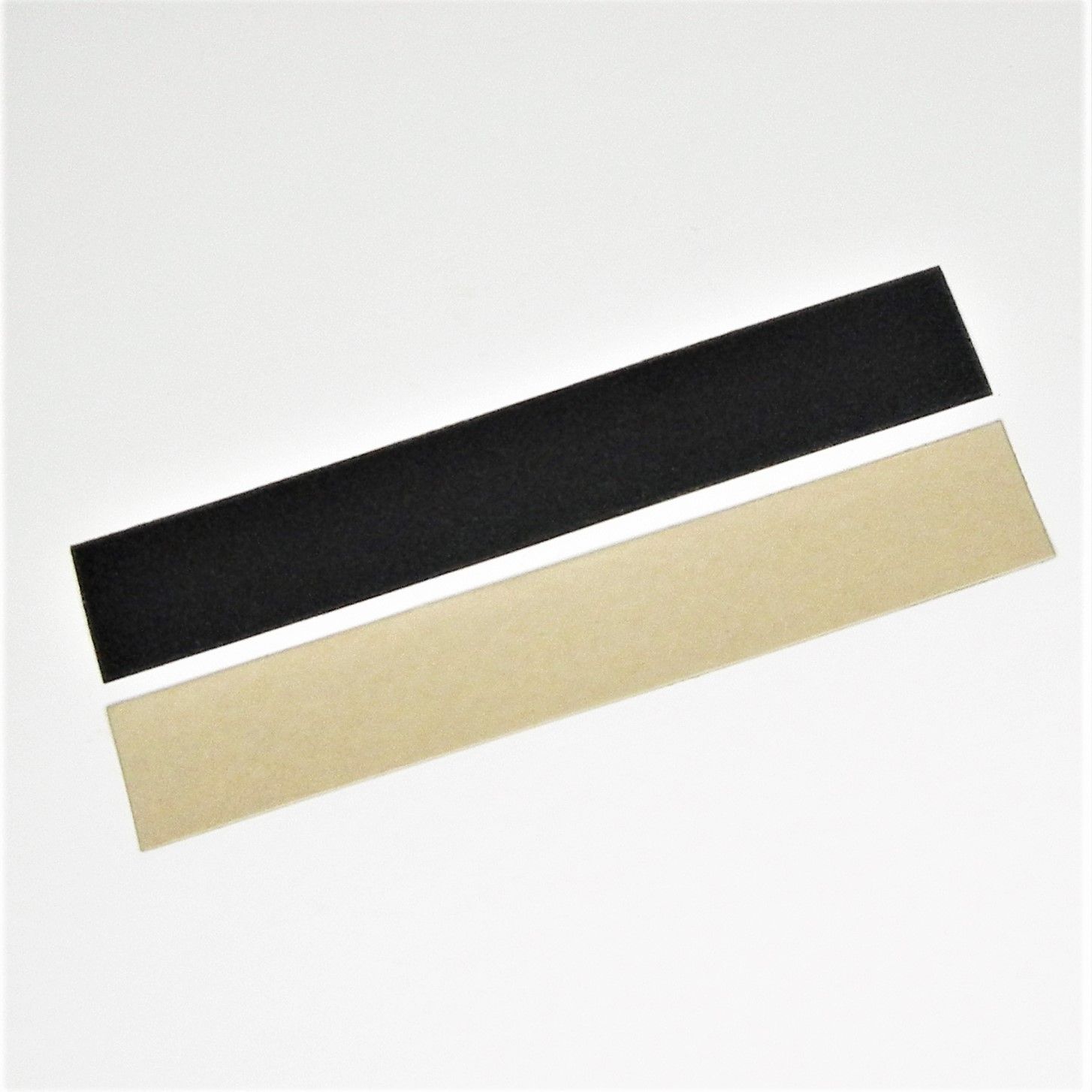 strisce abrasive in carta adesive