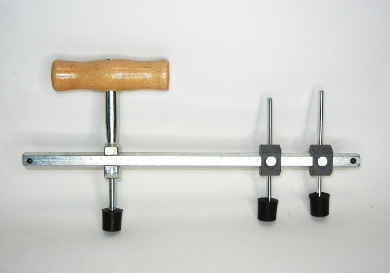 compasso per guarnizioni tagliadischi - tagliaanelli lunghezza asta regolabile mm. 300 con 2 lame Coltelli. Per guarnizioni fino a Ø mm. 600.