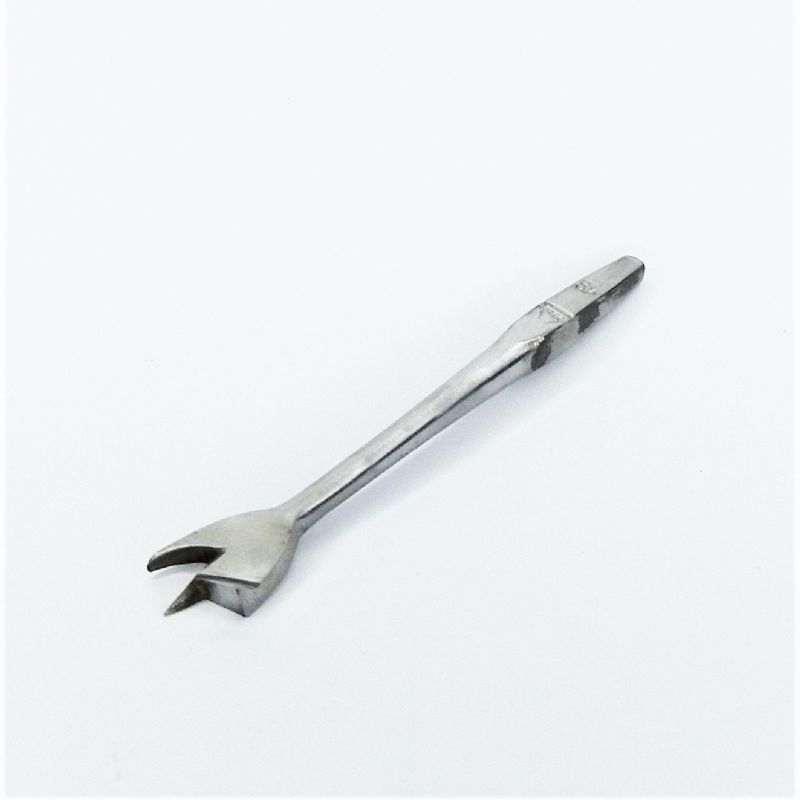 punta per legno mecchia a 3 punte tipo irwin Ø 18 x 119 mm. codolo quadro