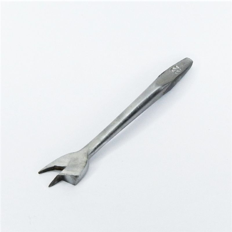 punta per legno mecchia a 3 punte tipo irwin Ø 22 x 127 mm. codolo quadro