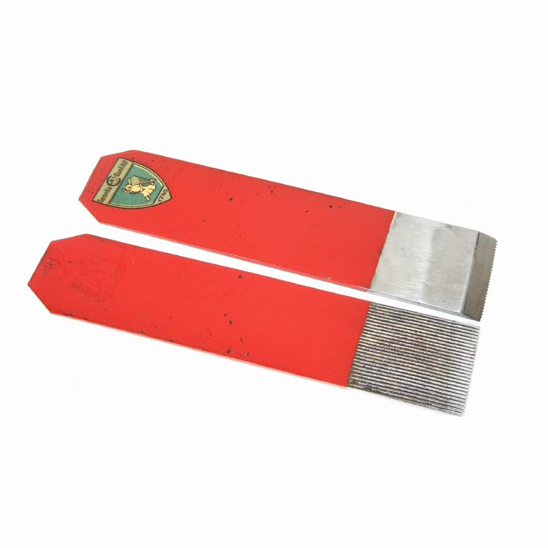 ferro lama per pialle in acciaio zigrinato marca Engels larghezza mm. 40, lunghezza 190 mm.