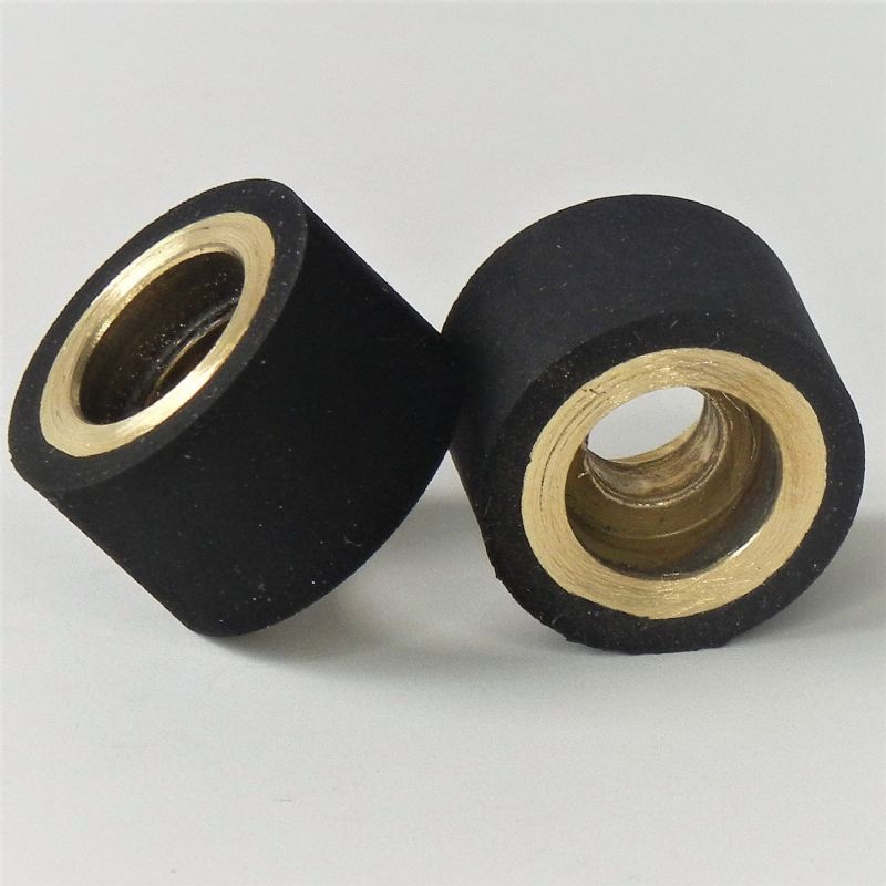 rullo in gomma ricoperto 70 shore diam. mm. 23 altezza 15 mm.<br />#rettificagomma<br /><br /><br />#rulliingomma<br /><br />#rullogommato
