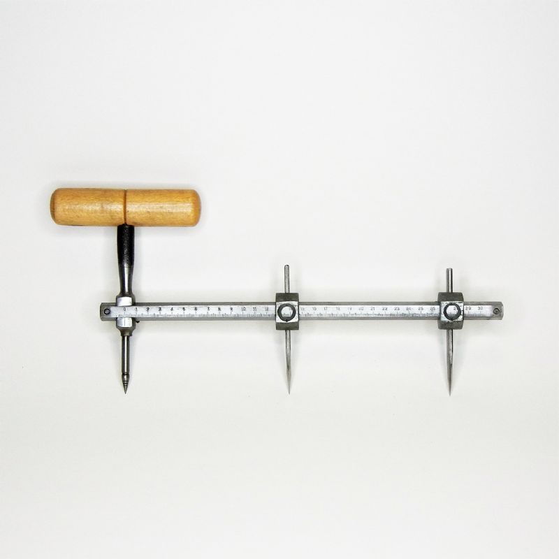 compasso per guarnizioni tagliadischi - tagliaanelli lunghezza asta regolabile mm. 200 con lama singola. Per guarnizioni fino a Ø mm. 400.