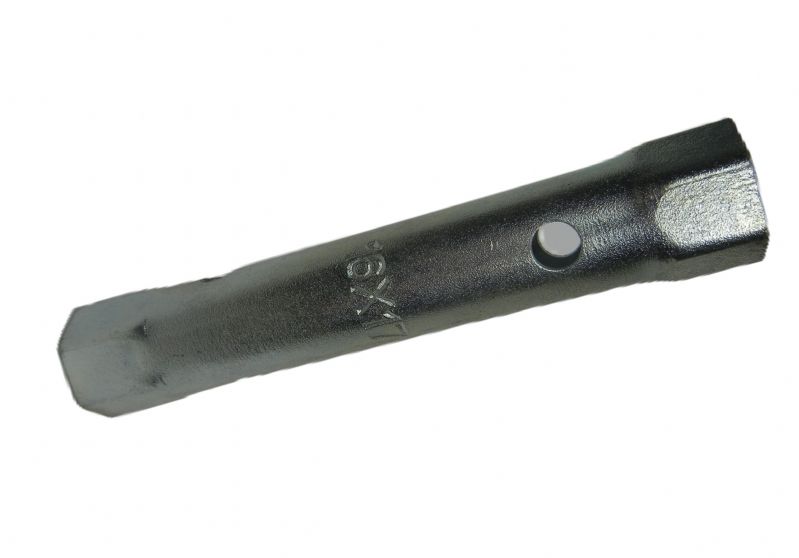chiave a tubo doppia misura in acciaio temperato e nichelato 16x17 con foro di manovra del Ø 8,5